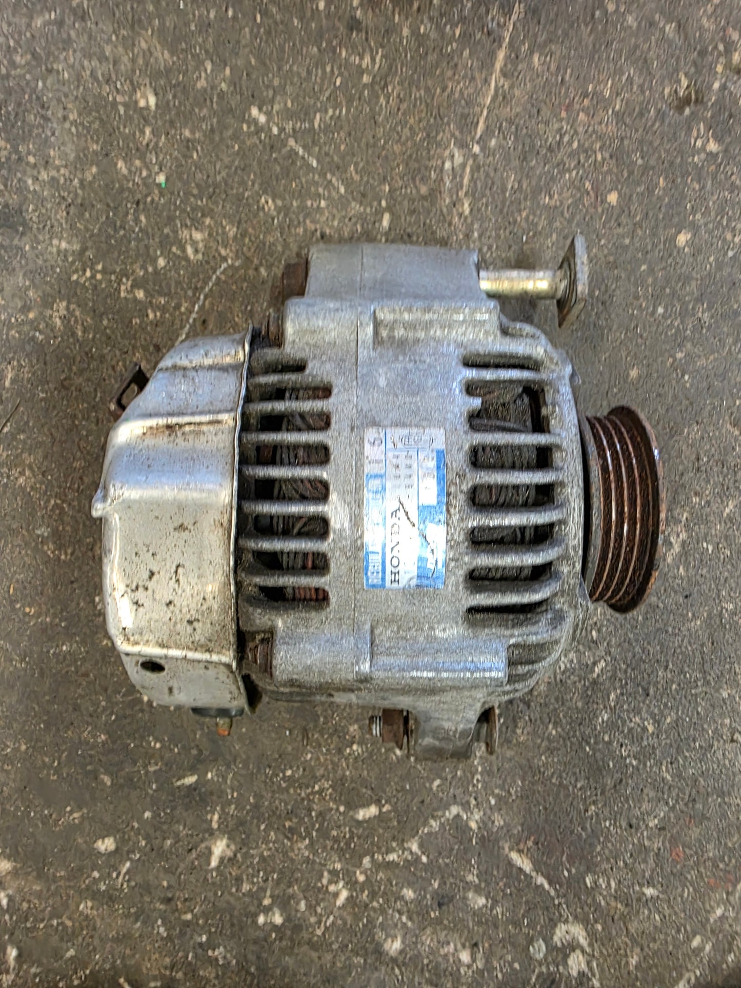 Honda Integra dc2 alternator damaged