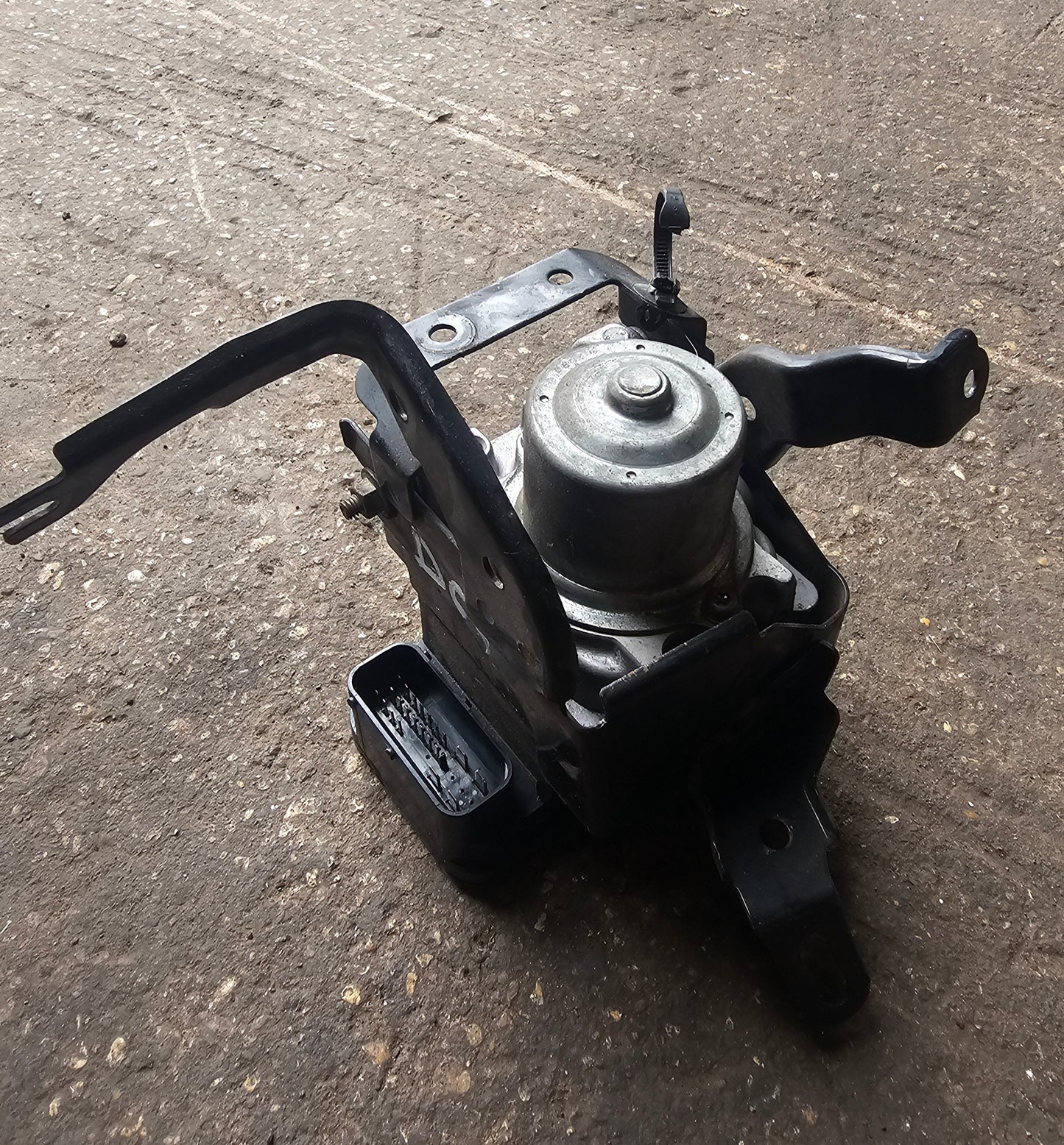 Honda Integra Dc5 ABS pump and bracket