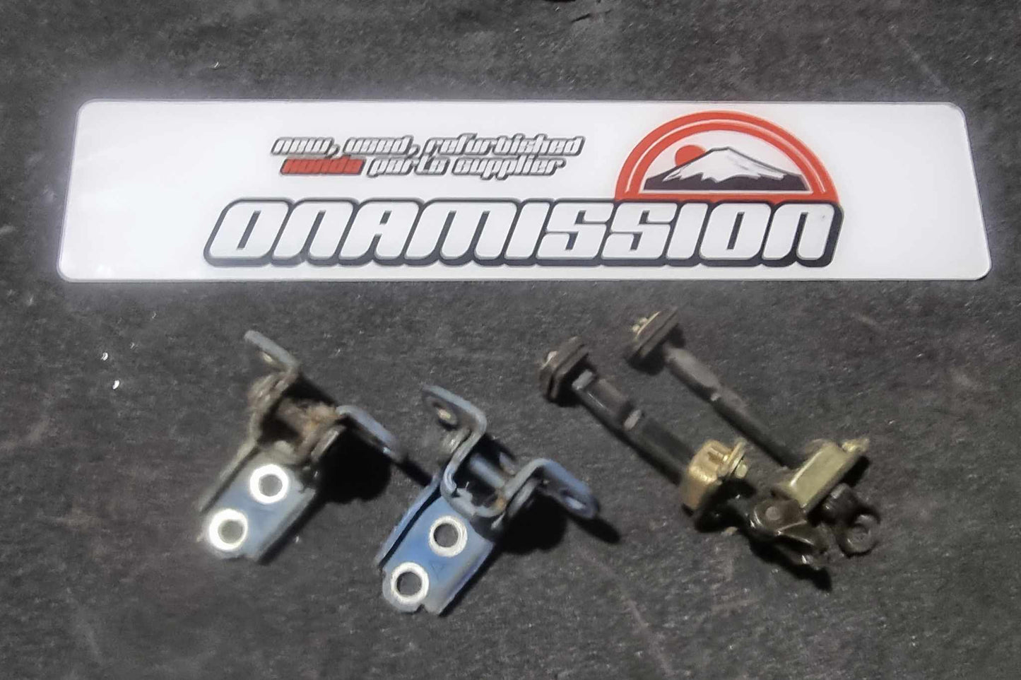 Honda Integra DC5 one pair door hinges for one door