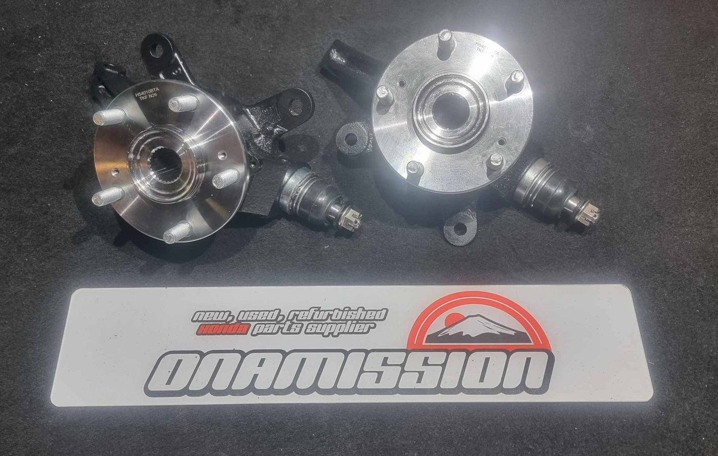 Honda Integra DC5 powder coated Front Hubs with new rca ball joints and xinc plated hub faces and wheel studs
