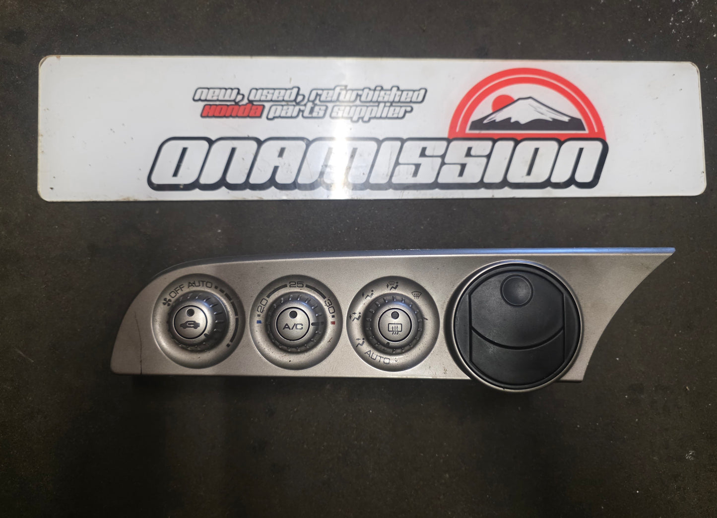 Honda Integra DC5 heater control unit 2