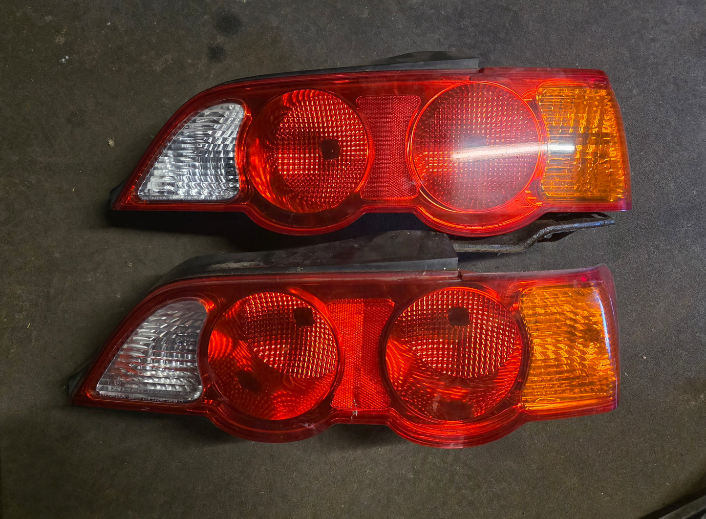 Honda Integra DC5 driver side tail light x 1