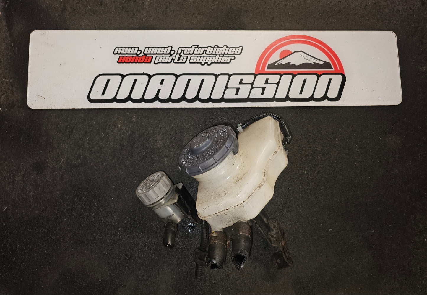 Honda Civic Ep3 brake and clutch reservoirs