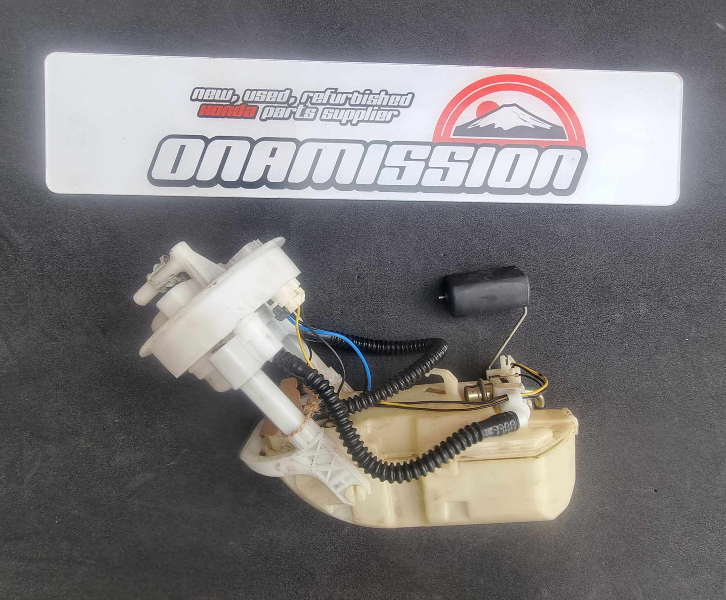 Honda EP3 / DC5 fuel pump with sender and housing