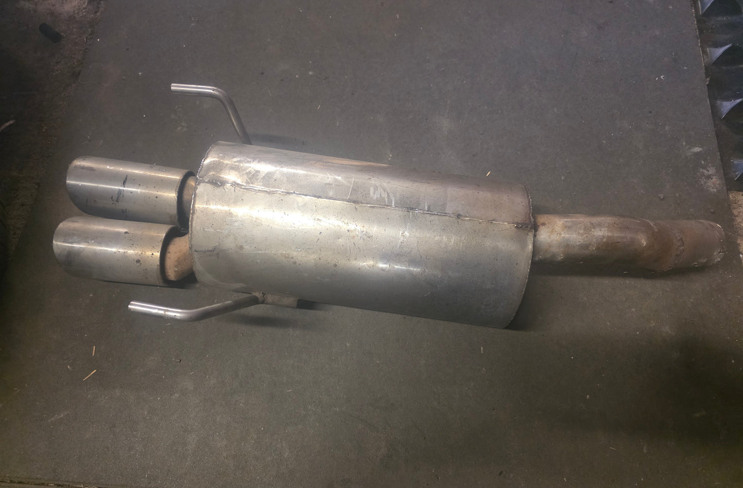 Honda Civic EP3 unknown sleeved back box