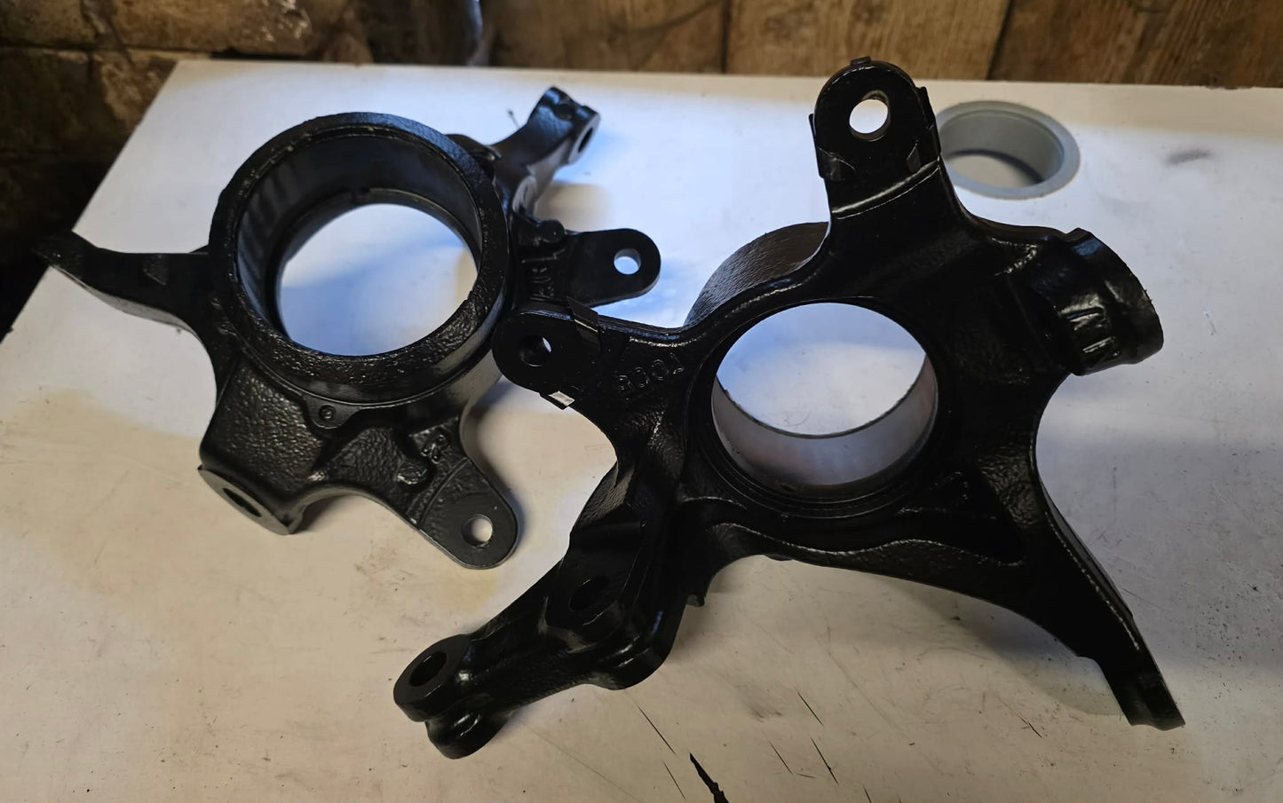 Honda Civic FD2 type R bare front hubs with zinc plated front hub faces pair driver and passenger