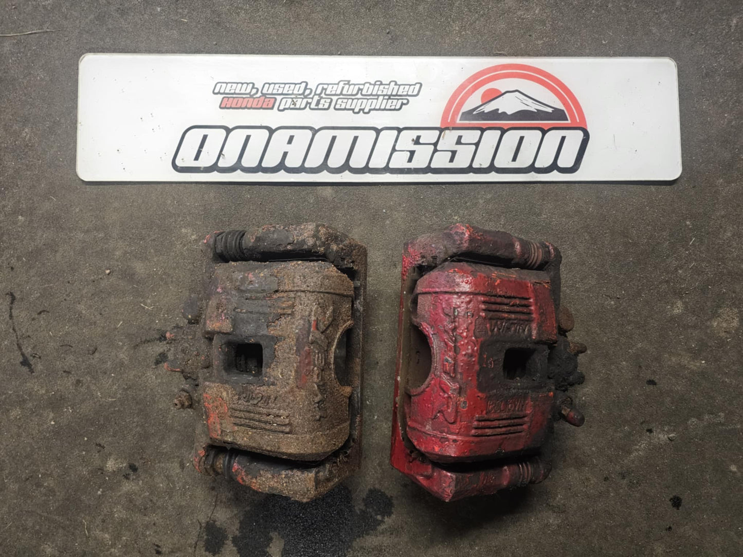 Honda Civic FN2 front brake calipers for rebuild type r embossed