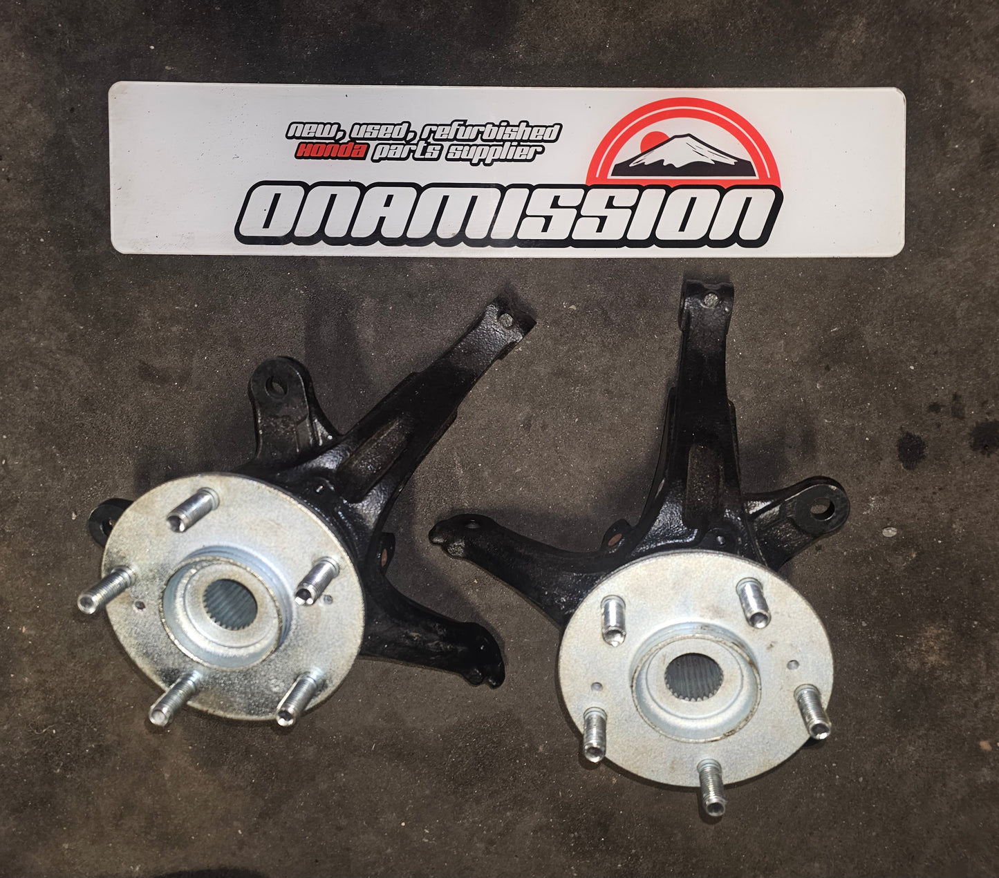 Honda Civic FN2 refurbished front hubs new bearings
