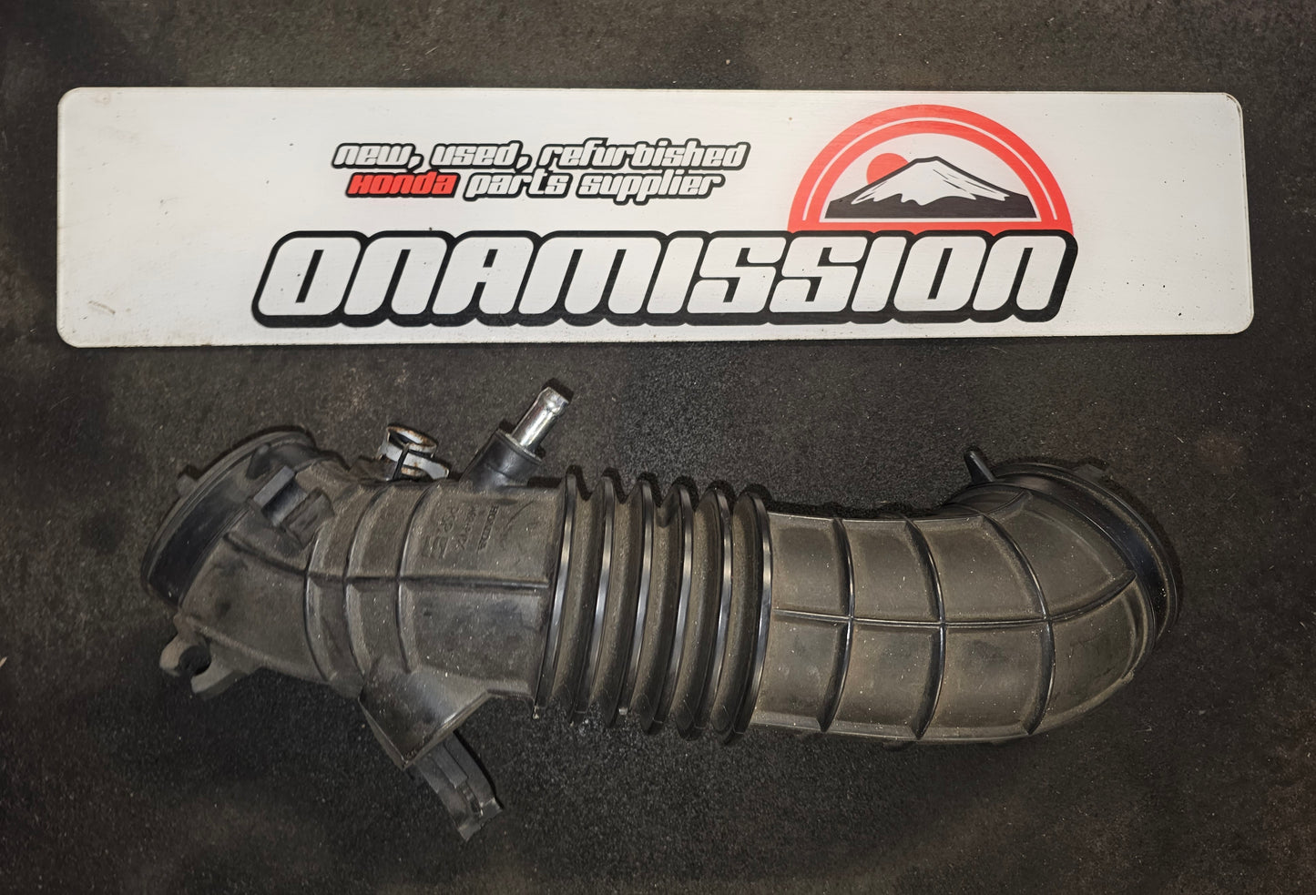 Honda Civic FN2 OEM air intake hose
