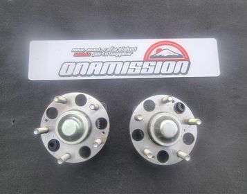 Honda Civic FN2 Rear Hubs powder coated fitted with ntn rear bearings