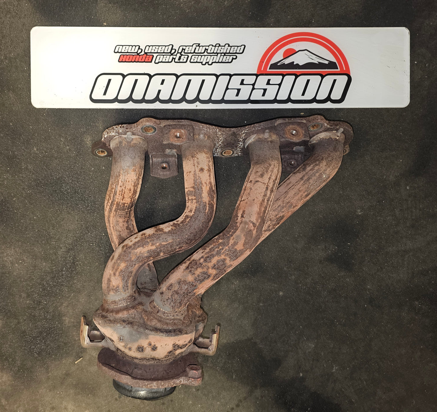 Honda Civic FN2 OEM exhaust manifold