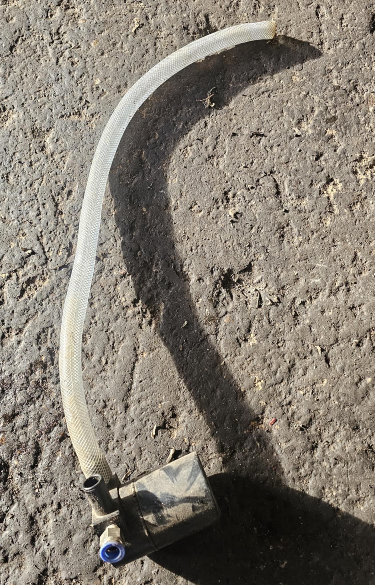unknown brand small universal catch can
