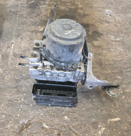 Honda accord mk7 2.4 k24 abs pump