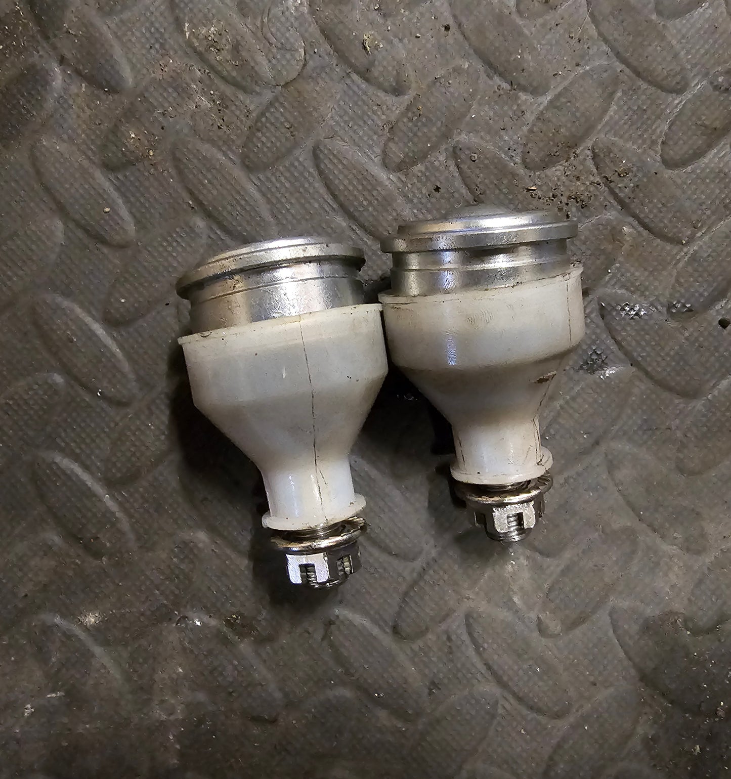 Brand new unknown brand ball joint pair EP3