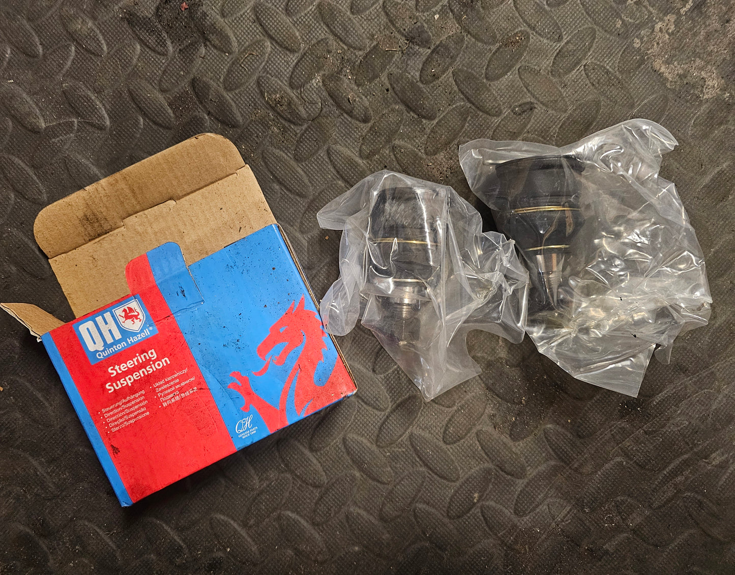 Brand new QH ball joint pair qsj3313s