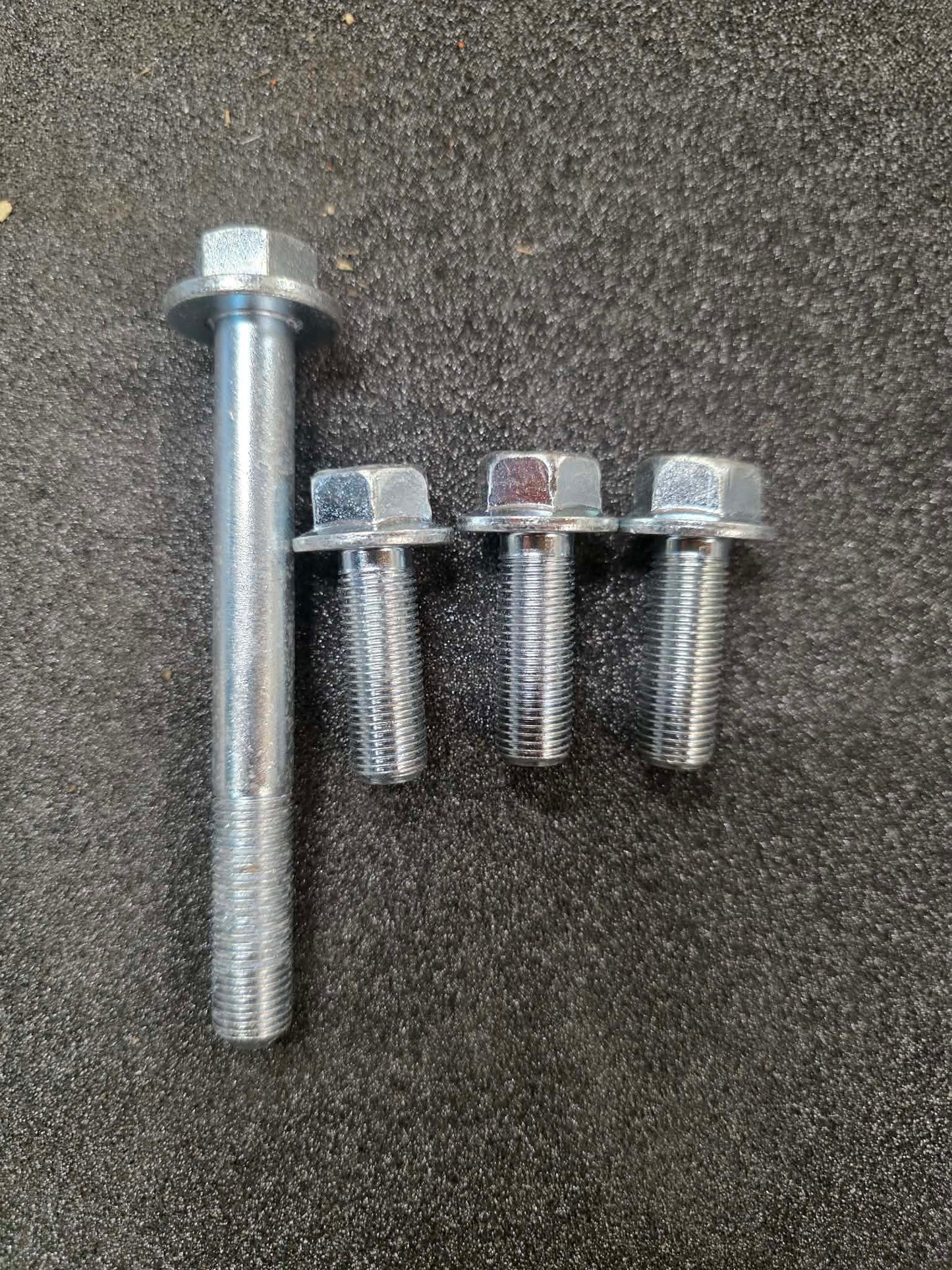 Honda EP3 / DC5 upper gearbox mount to chassis zinc plated bolts