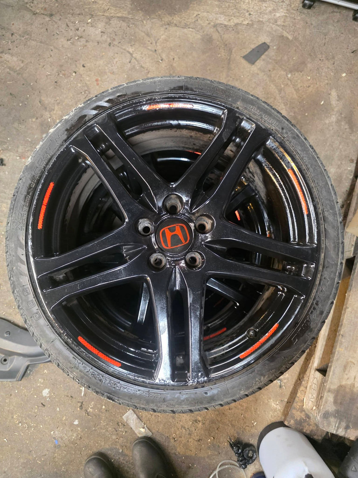 Pair of Honda Civic FN2 rage wheels