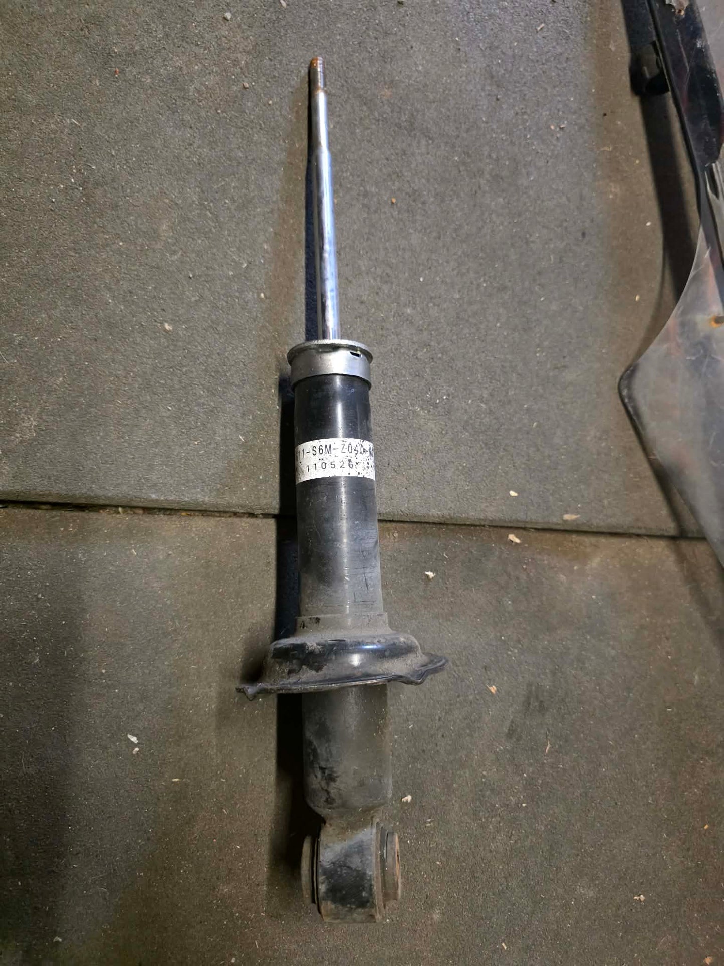 Face-lift dc5 rear bare strut