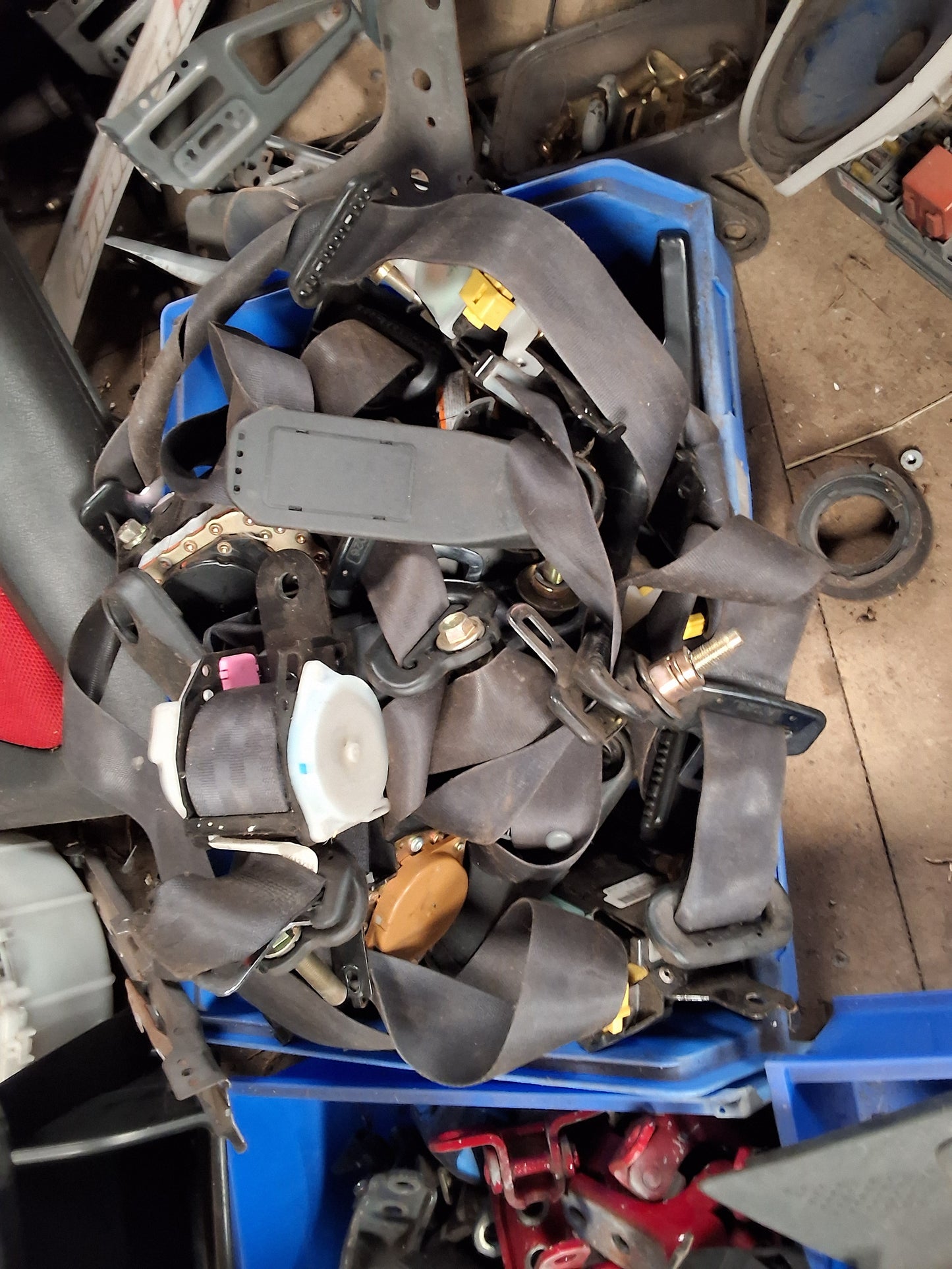 Full box of dc5 seat belts