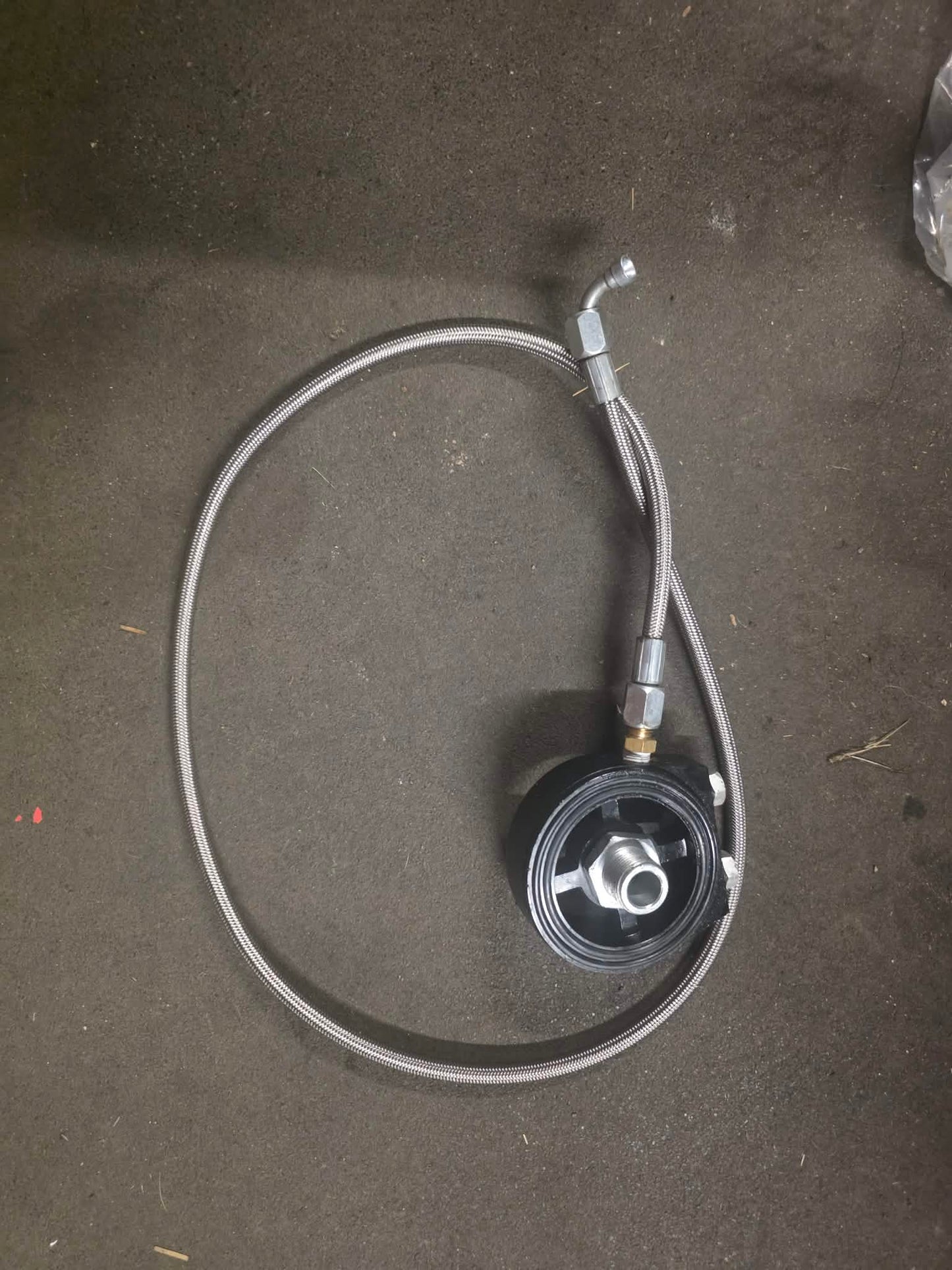 Oil filter plate and line