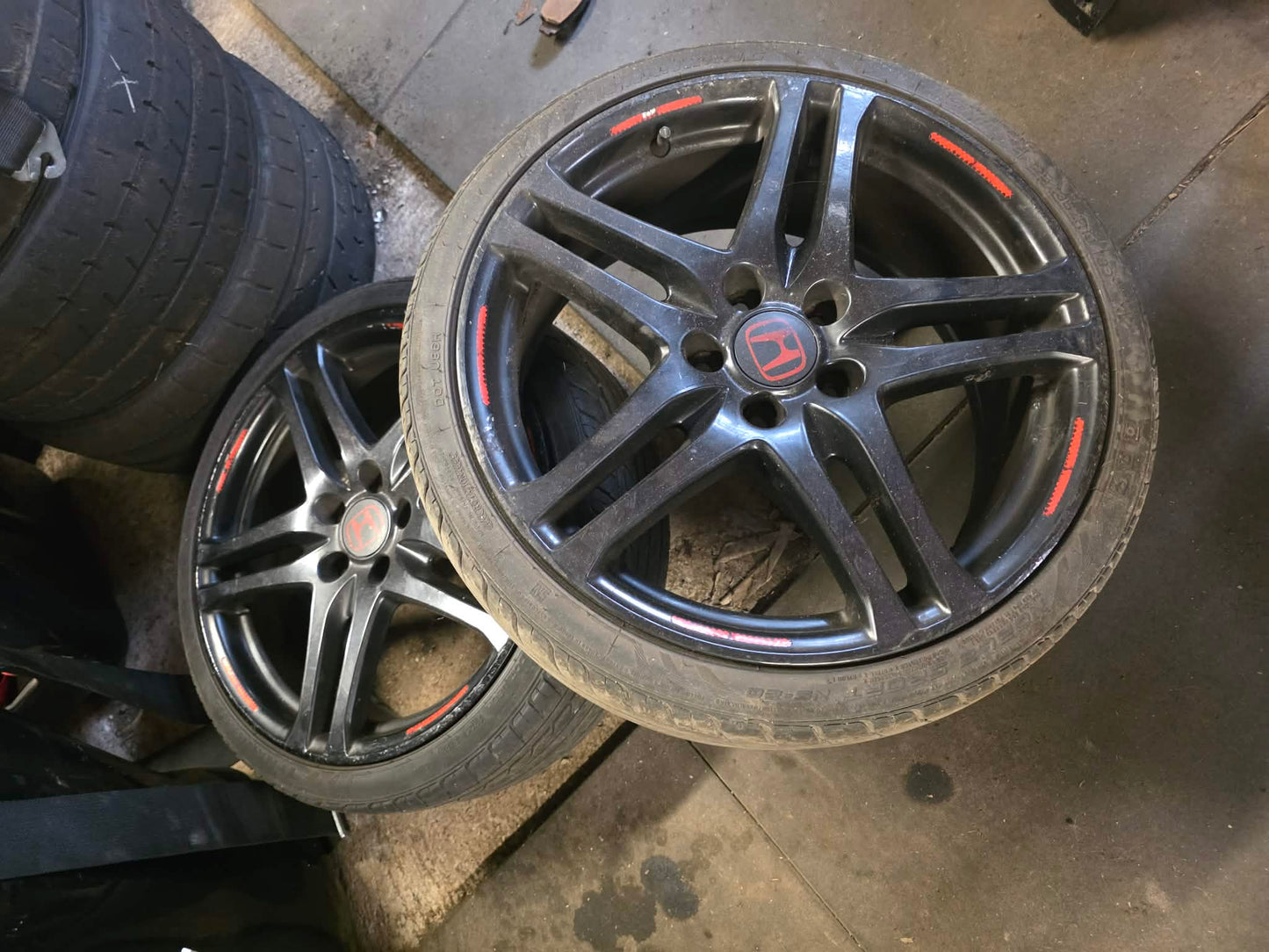 Pair of fn2 rage wheels