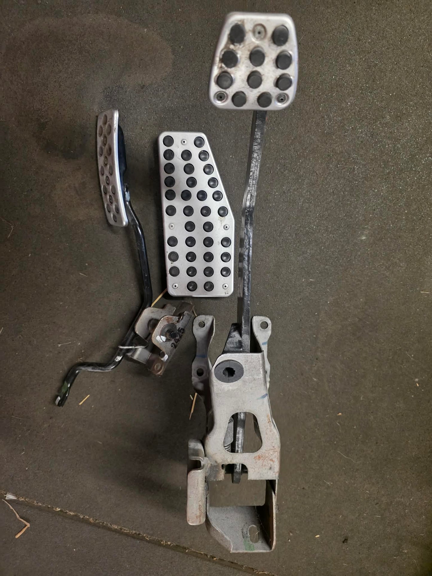Dc5 clutch pedal , throttle pedal and footplate