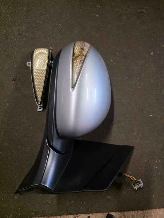 Honda Civic FN2 driver side wing mirror broken lens but with spare part